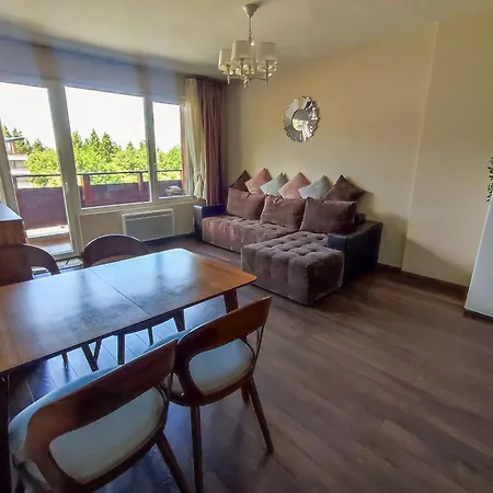 Deluxe 1-bedroom Mountain View Near Road Апартамент *