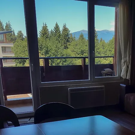 Deluxe 1-bedroom Mountain View Near Road Банско